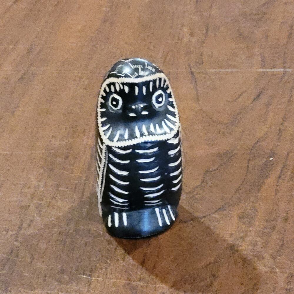 Vintage Robin Bird Owl? Paperweight Hand Carved Stone Artisan Figurine